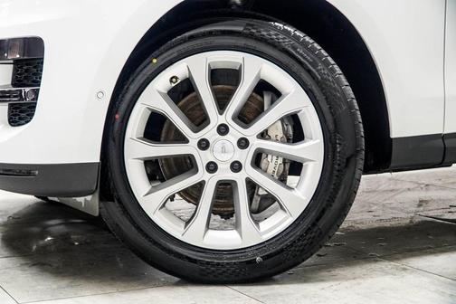 2025 Land Rover Range Rover Sport SE