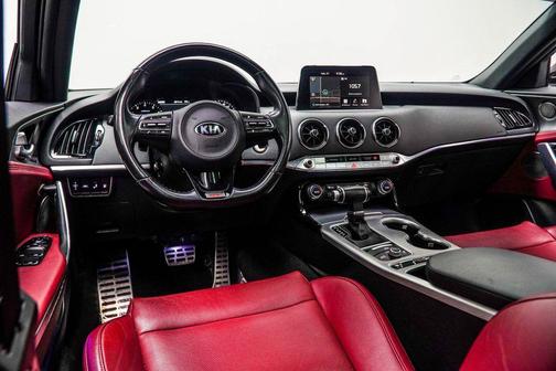 2020 Kia Stinger GT1