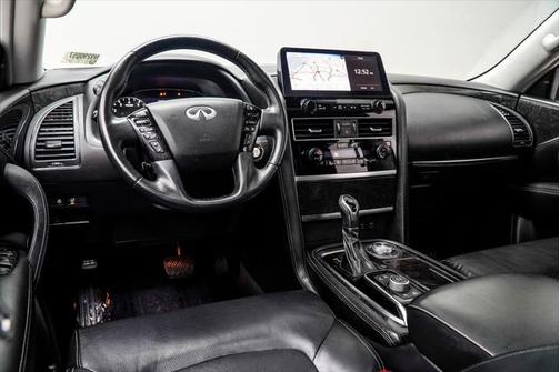 2022 INFINITI QX80 Luxe