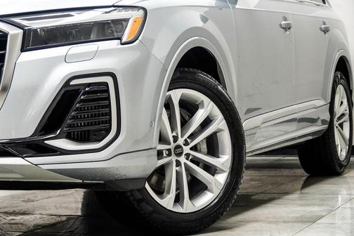 2025 Audi Q7 55 Premium Plus