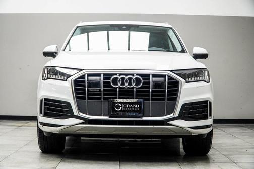 2024 Audi Q7 45 Premium Plus