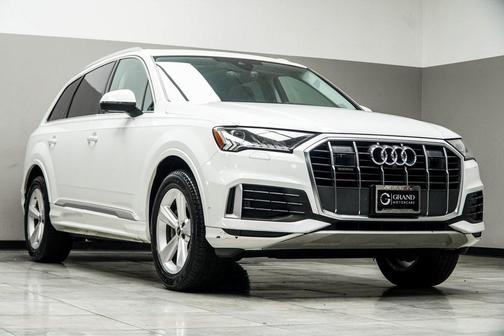 2024 Audi Q7 45 Premium Plus