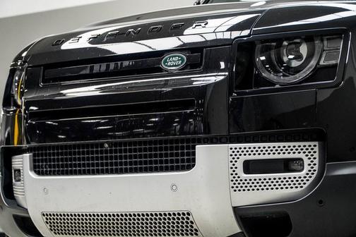 2025 Land Rover Defender 110 P300