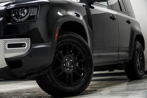 2025 Land Rover Defender 110 P300