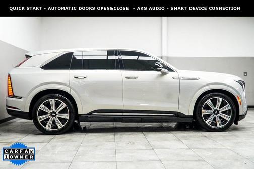 2025 Cadillac Escalade IQ Luxury 2