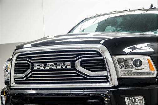 2018 RAM 2500 Limited Crew Cab 4x4 6'4' Box
