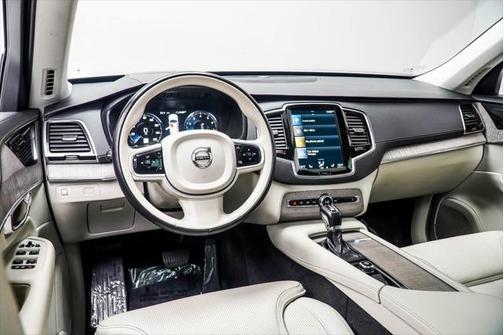 2022 Volvo XC90 T6 Inscription