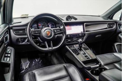 2022 Porsche Macan Base