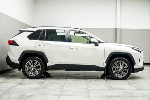 2022 Toyota RAV4 Hybrid XLE Premium