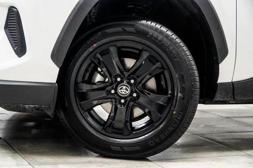 Ice Cap 2024 Toyota RAV4 XLE