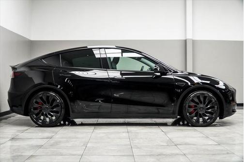 2022 Tesla Model Y Performance Dual Motor All-Wheel Drive