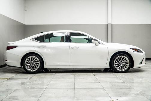 2023 Lexus ES 350 Ultra Luxury