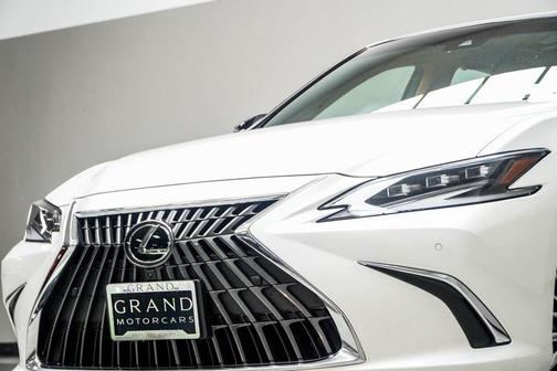 2023 Lexus ES 350 Ultra Luxury