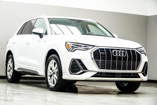 2025 Audi Q3 Premium 45 TFSI S line quattro Tiptronic