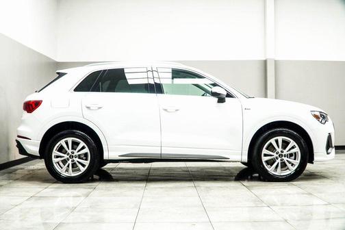 2025 Audi Q3 Premium 45 TFSI S line quattro Tiptronic