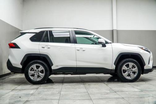 Ice Cap 2024 Toyota RAV4 Hybrid XLE