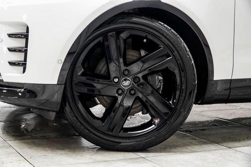 2024 Land Rover Discovery P360 Dynamic SE