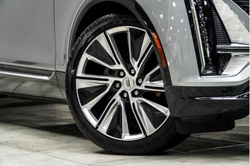 2024 Cadillac LYRIQ Luxury w/1SE