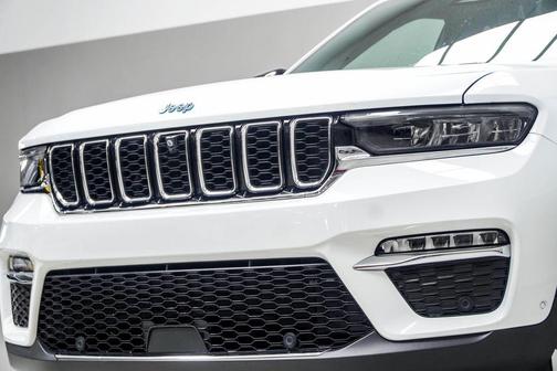 Bright White Clearcoat 2022 Jeep Grand Cherokee 4xe Base