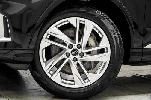 2022 Audi Q7 55 Premium Plus