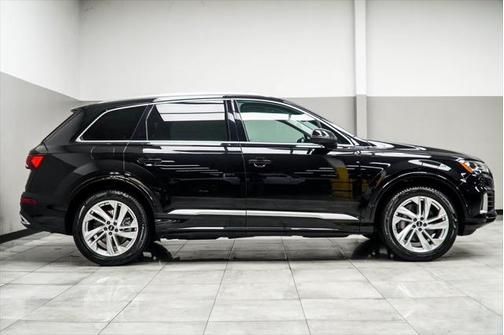2022 Audi Q7 55 Premium Plus