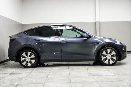 2022 Tesla Model Y Long Range Dual Motor All-Wheel Drive