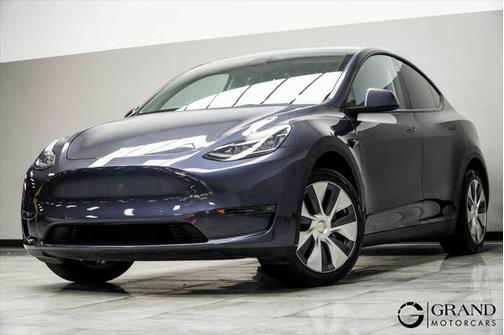 2022 Tesla Model Y Long Range Dual Motor All-Wheel Drive