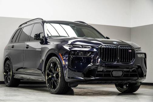2023 BMW X7 M60i
