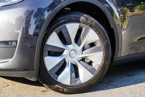 2024 Tesla Model Y Long Range Dual Motor All-Wheel Drive