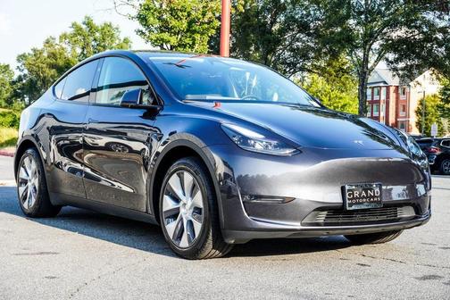 2024 Tesla Model Y Long Range Dual Motor All-Wheel Drive