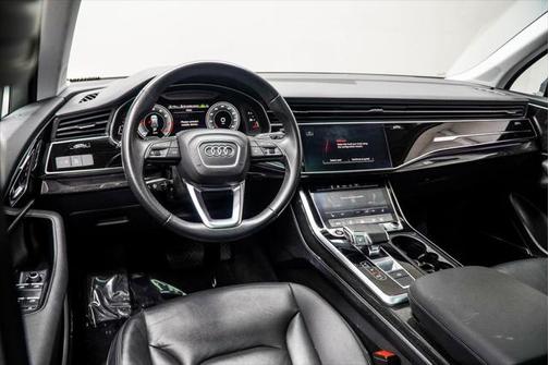 2022 Audi Q7 45 Premium Plus