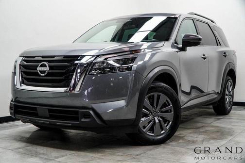 Gun Metallic 2025 Nissan Pathfinder SV 4WD
