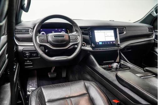 2023 Jeep Wagoneer L Series II 4x2