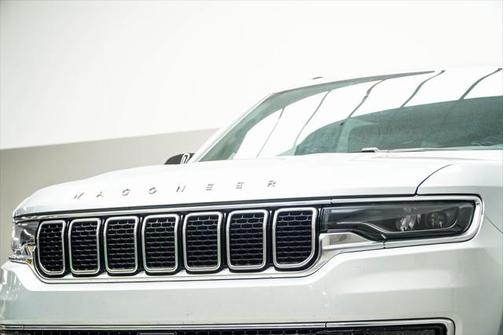2023 Jeep Wagoneer L Series II 4x2