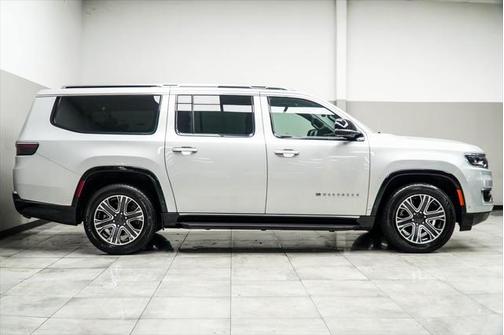 2023 Jeep Wagoneer L Series II 4x2