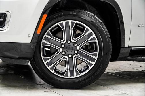2023 Jeep Wagoneer L Series II 4x2