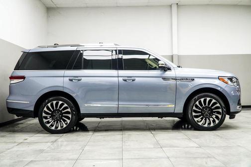 2022 Lincoln Navigator Black Label