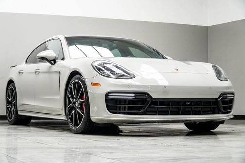 2020 Porsche Panamera GTS