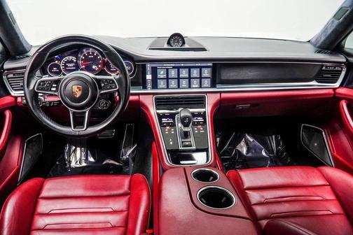 2020 Porsche Panamera GTS