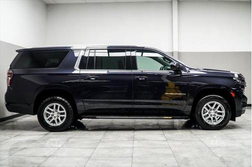 2023 Chevrolet Suburban LT