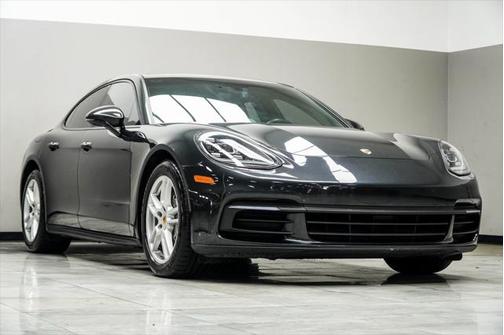 2017 Porsche Panamera Base