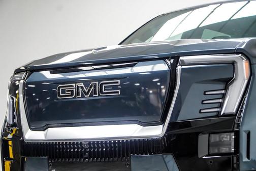 Deep Ocean Metallic 2025 GMC Sierra EV Max Range Denali
