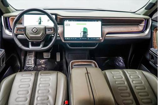 2023 Rivian R1S Adventure