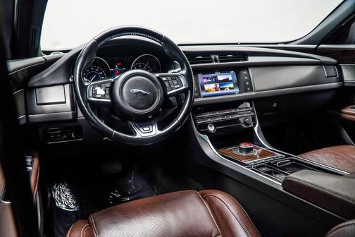 2017 Jaguar XF S