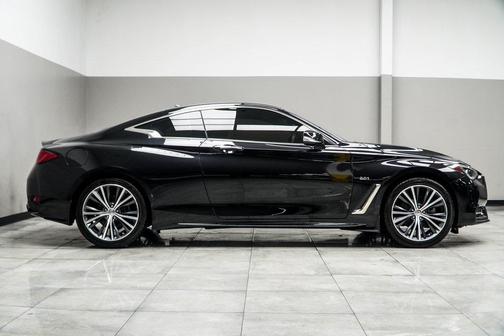 2017 INFINITI Q60 2.0t Premium