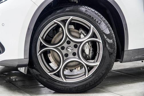 Alfa White 2023 Alfa Romeo Stelvio Ti