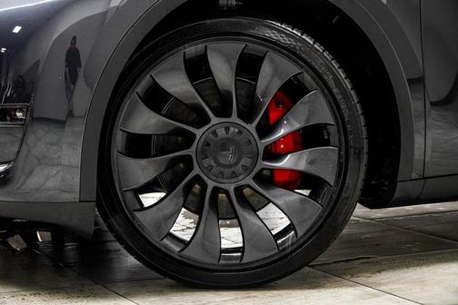 2024 Tesla Model Y Performance Dual Motor All-Wheel Drive
