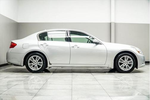 2011 INFINITI G25 Journey