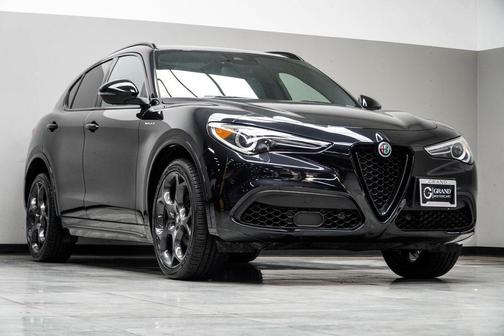 2023 Alfa Romeo Stelvio Veloce AWD