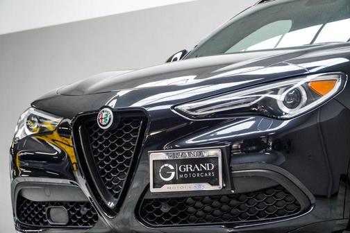 2023 Alfa Romeo Stelvio Veloce AWD